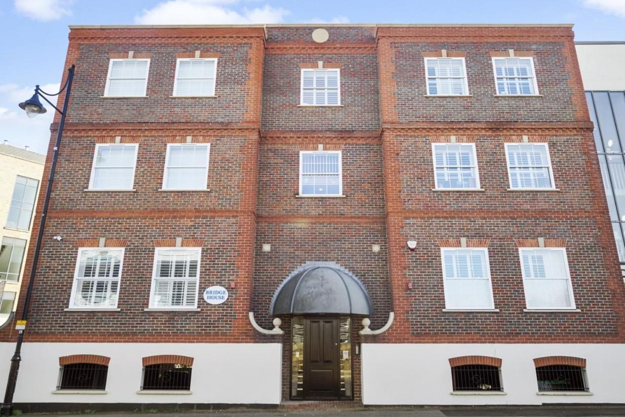 Flat 1 Bridge House Apartment Staines-upon-Thames Exterior photo